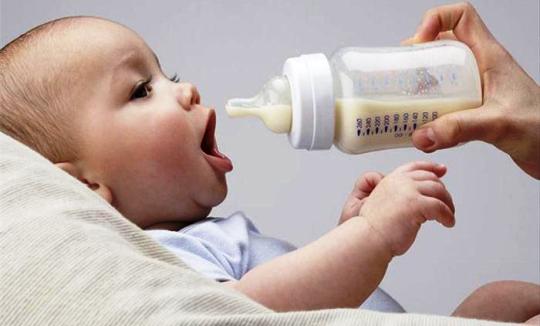 Tips Memilih Susu Formula untuk Bayi