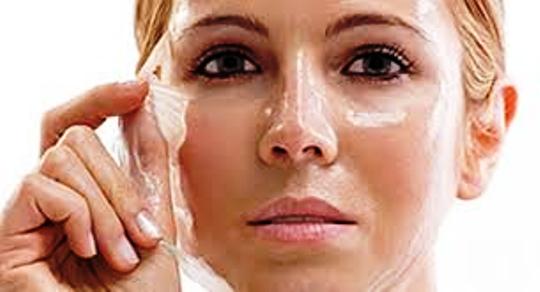 Wajah Cantik Bersinar Jauh Dari Flek Hitam Dengan Menggunakan Peeling