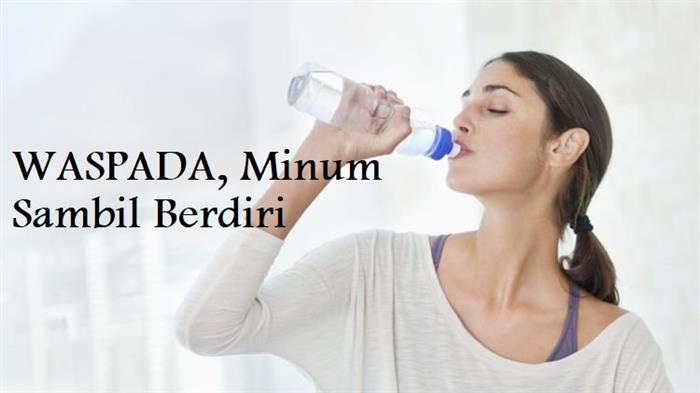 Waspada, Minum Sambil Berdiri Bisa Sebabkan Artritis