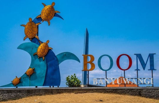 Wisata Pantai Boom Banyuwangi Tempat Seru Berlibur Asyik